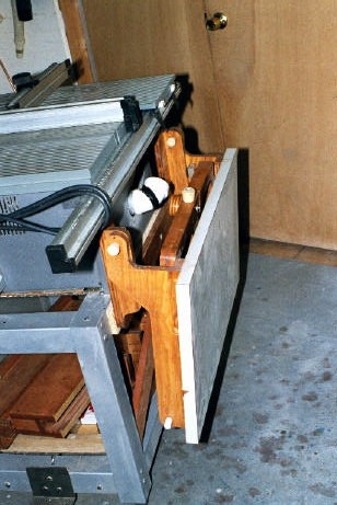 Folding Outfeed Table for BT3000 Designed by Jim Frye 01