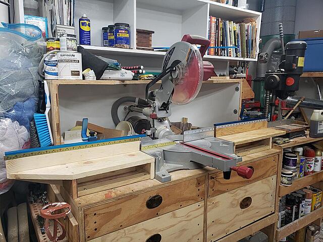 Click image for larger version

Name:	MiterSawBenchFromLeft.jpg
Views:	403
Size:	228.1 KB
ID:	851079