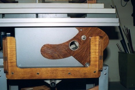 Articulated Dust Port Cover For the Ryobi BT3000 Table Saw By Jim Frye 05