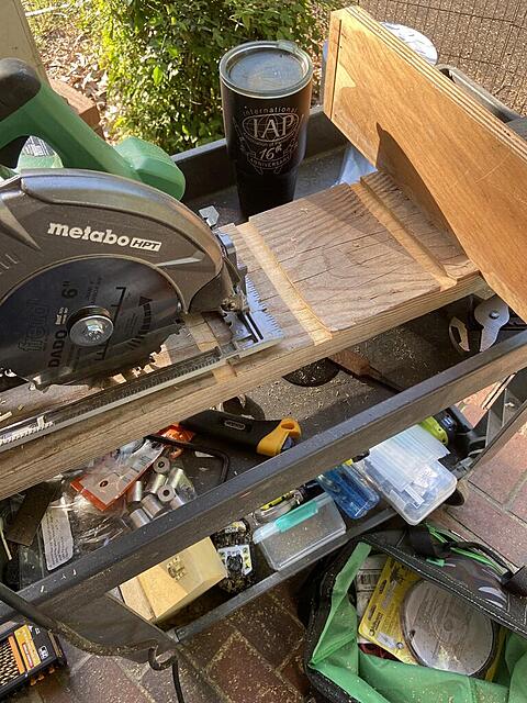 Click image for larger version  Name:	side View Saw.jpg Views:	3 Size:	161.4 KB ID:	850399