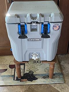 Click image for larger version

Name:	Ice Chest Stand 2.jpg
Views:	304
Size:	201.9 KB
ID:	853617
